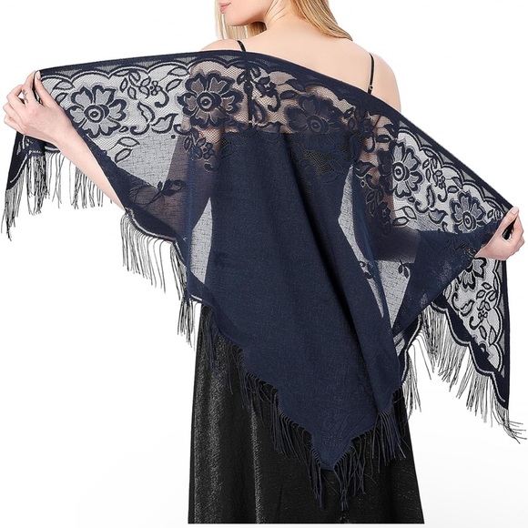 Blue Triangle Shawl - Picture 1 of 7